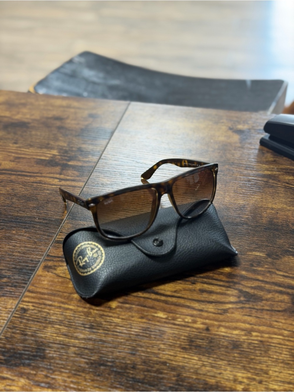 Ray-Ban RB4147 Tortoise Brown Gradient Sunglasses 60mm w/ Case